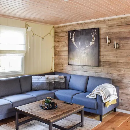 Nice In Ostre Gausdal With Wifi And 3 Bedrooms Svingvoll